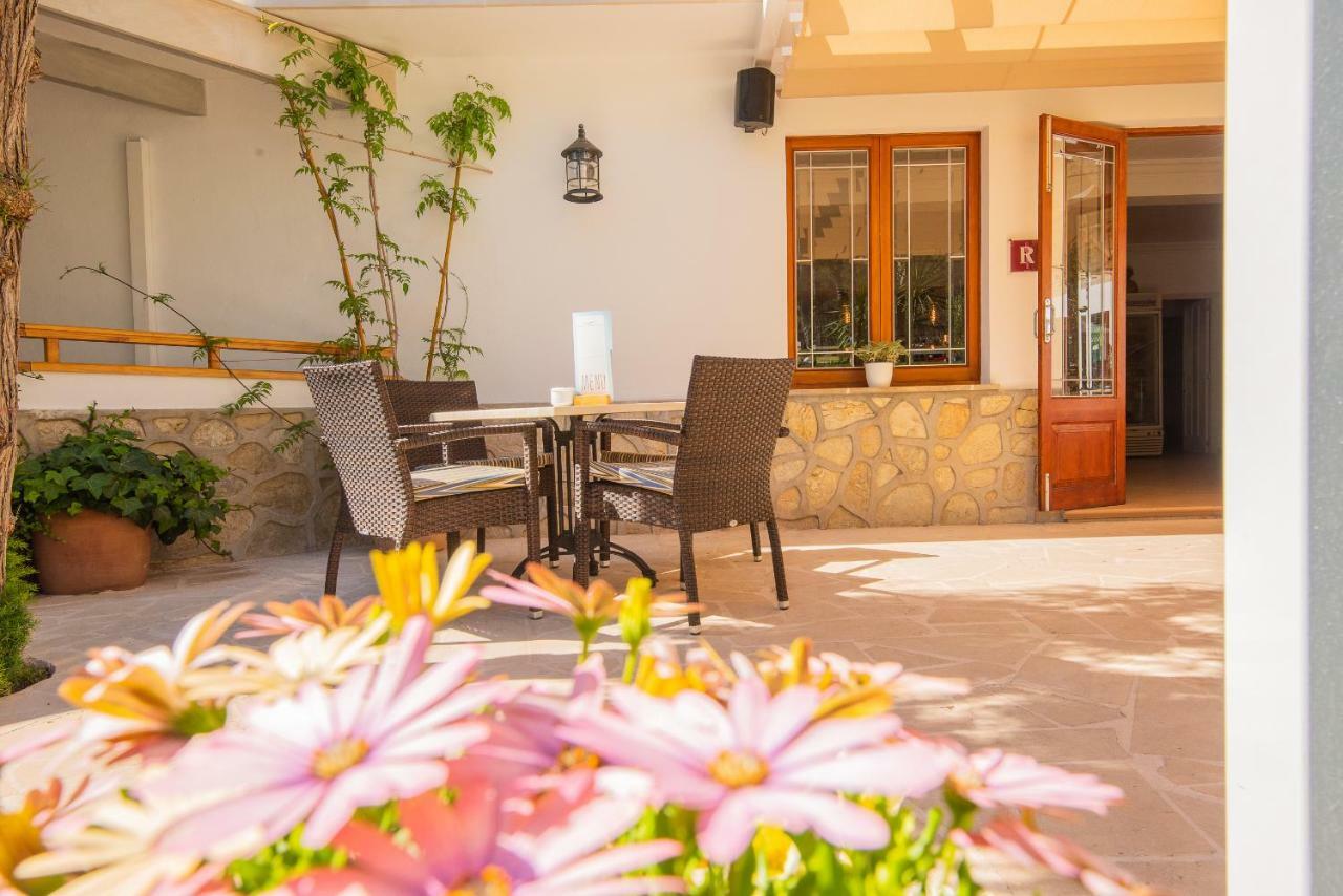 Hotel Playa Mondrago Porto Petro  Exterior photo